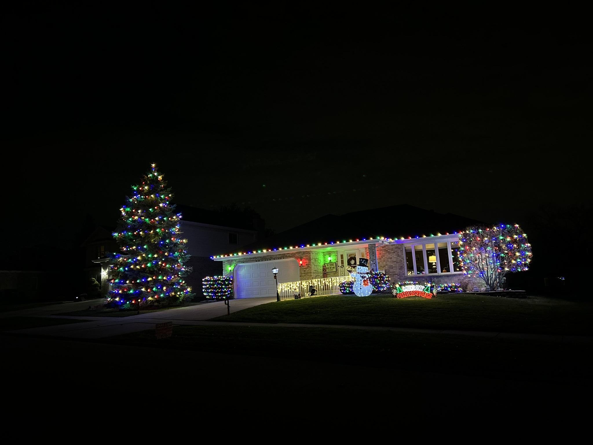 Holiday tree lighting